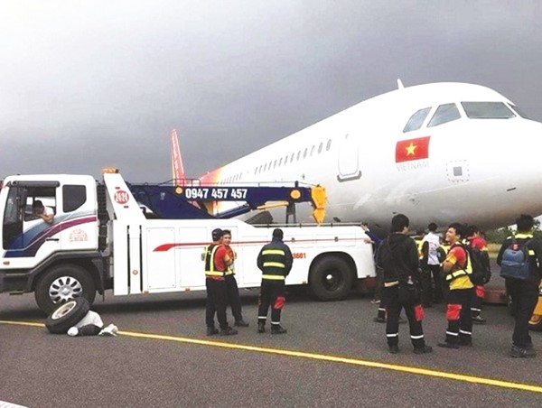 Máy bay hạ nhầm đường băng: Kiểm tra lại toàn bộ quy trình