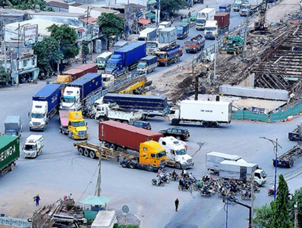 Thực hiện mục tiêu giảm ùn tắc và tai nạn giao thông: Tăng trách nhiệm, siết điều kiện