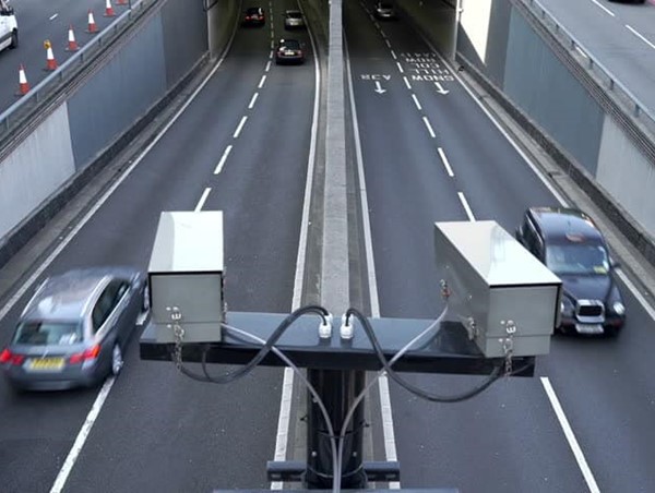 Australia: Sydney dùng camera phát hiện lái xe sử dụng điện thoại