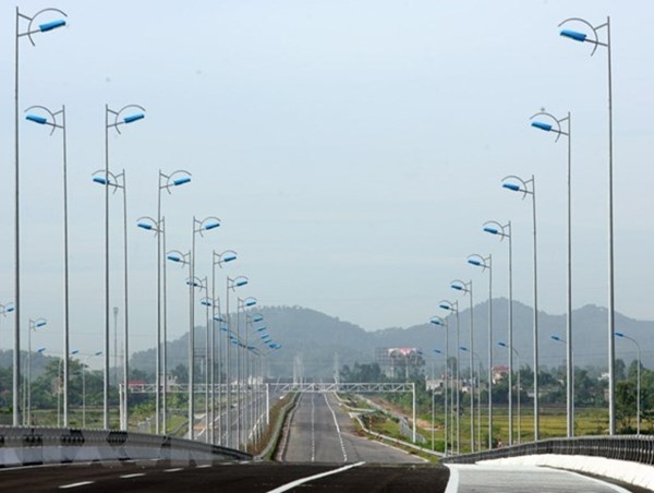 Cao tốc Bắc-Nam: Đấu thầu chọn nhà đầu tư ‘lời ăn, lỗ chịu’