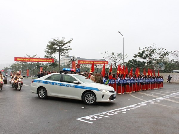 Quận Hoàng Mai: Kiên quyết xử lý các hiện tượng “xe dù, bến cóc”