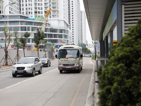 Xử lý phương tiện lấn làn buýt BRT: Khó từ chính sách đến thực tế