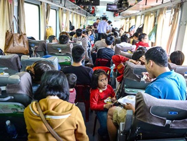 “Cạn” vé máy bay, vé tàu chỉ còn ghế ngồi và ghế phụ