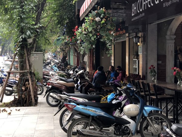 Tại phường Nguyễn Du, quận Hai Bà Trưng: Người đi bộ bị lãng quên