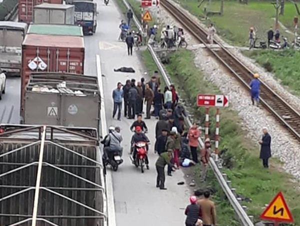 Từ tai nạn 8 người chết: Không có đường gom do thiếu tiền