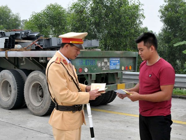 Hơn 30.000 trường hợp vi phạm luật giao thông bị xử lý trên QL 1A