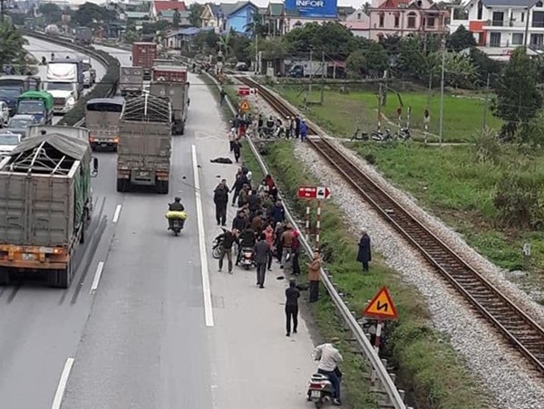 Sửa chữa cấp bách Quốc lộ 5 sau vụ tai nạn thảm khốc Hải Dương