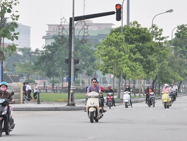 Giao thông kiểu… hàng đầu xông lên!