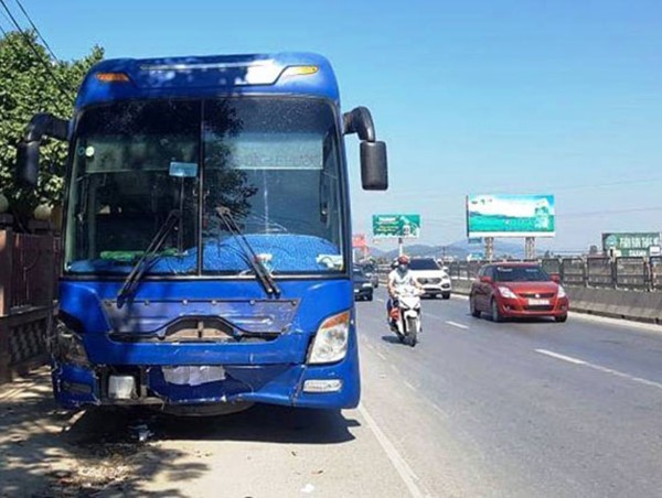 Vụ xe khách đâm ô tô khiến 8 người thương vong ở Thanh Hóa: Lỗi thuộc về tài xế xe khách
