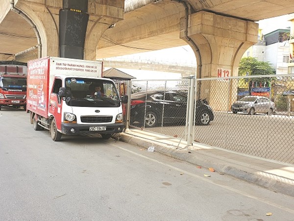 Lộn xộn trên phố Vĩnh Tuy 