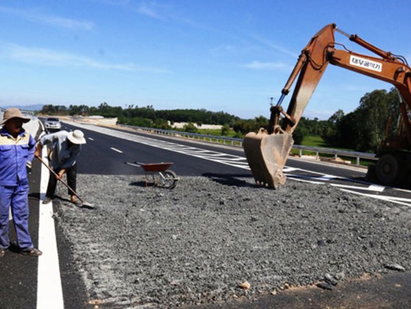 Cảnh cáo nhiều cá nhân, tập thể sai phạm tại cao tốc Đà Nẵng – Quảng Ngãi