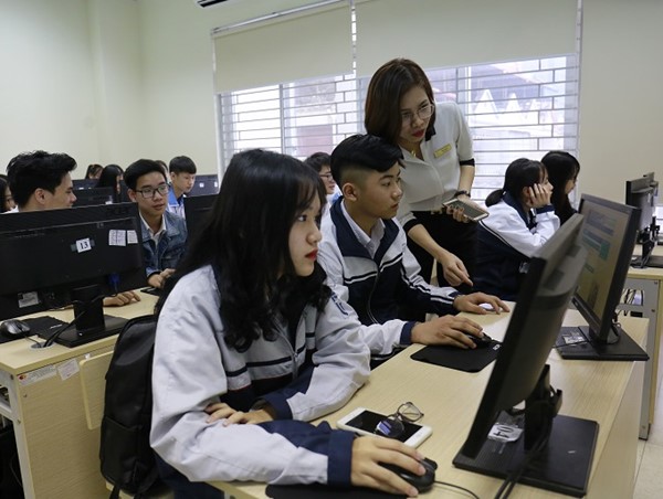 Ấn tượng vòng chung kết cuộc thi trắc nghiệm "Vì An toàn giao thông Thủ đô" trên internet 2018