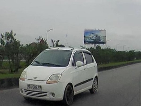 Truy tìm tài xế điều khiển ô tô chạy ngược chiều trên cao tốc Hà Nội - Thái Nguyên