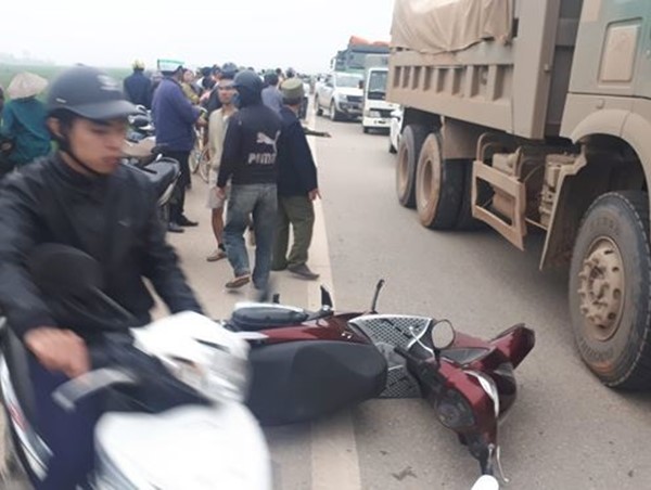 Truy tìm xe tải gây tai nạn khiến 2 người đi trên xe SH tử vong