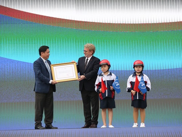 Việt Nam lần đầu tiên phát động "Chiến dịch ATGT 3.500 sinh mạng"