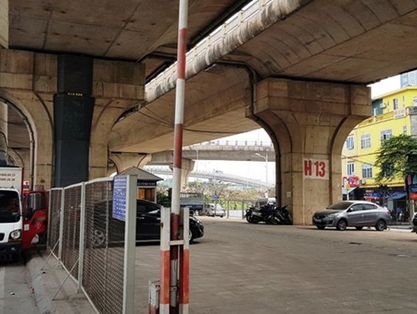 Hà Nội xin cấp phép đỗ xe gầm cầu theo Nghị quyết 12 của Chính phủ