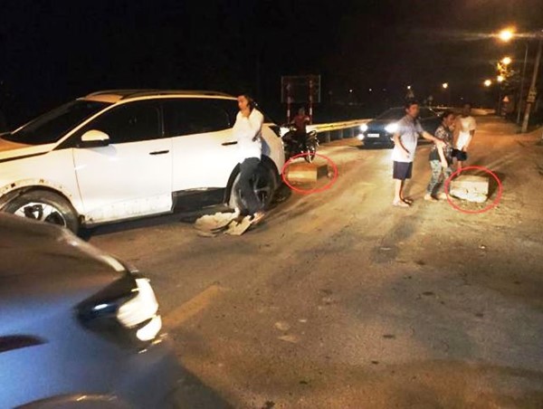 Yêu cầu khắc phục tình trạng mất an toàn giao thông tại đầu cầu Tri Lễ