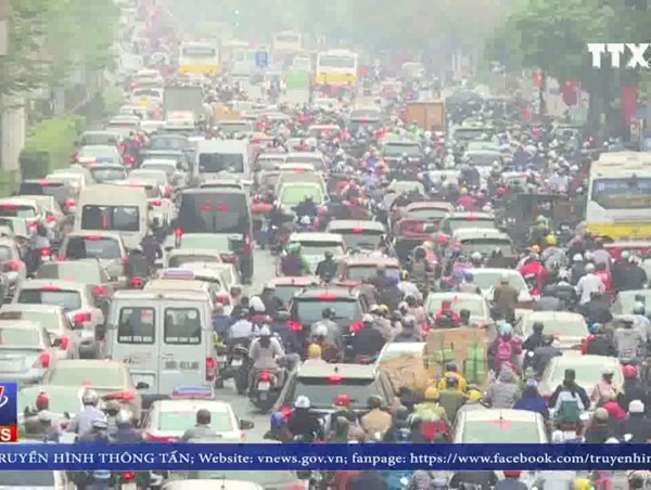 Hà Nội cần có lộ trình cấm xe máy