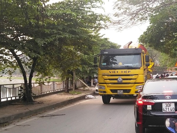 Xe bồn bê tông Việt Tiệp - Hung thần trong giờ cao điểm