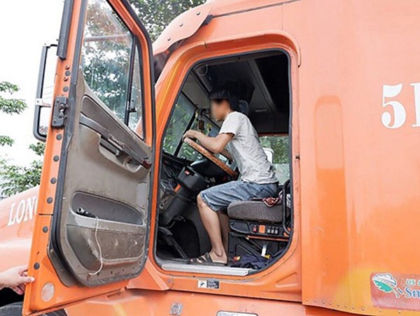 Mạnh tay với “con nghiện ôm vô lăng”