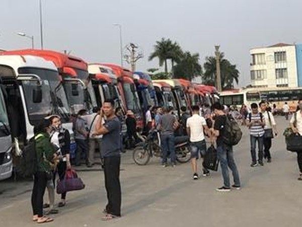 Hàng trăm xe khách đăng ký vào bến ở Hà Nội rồi “vắng mặt” cả tháng