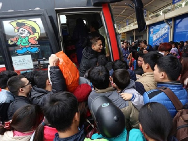 Nhà xe chưa hết cảnh nhồi nhét