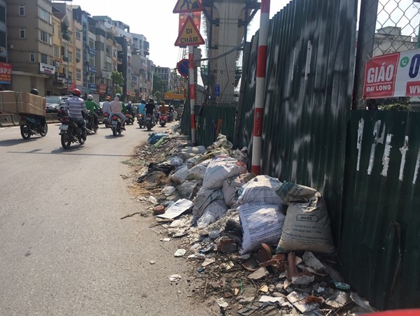 Ngã tư Vọng: Dọn rác cũ để đón rác mới