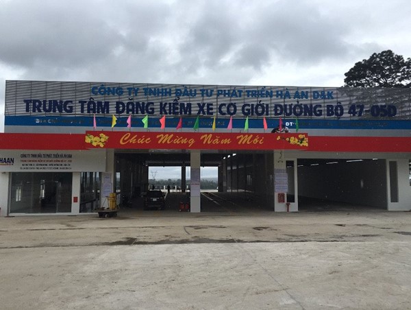 Trung tâm đăng kiểm phải công khai số đường dây nóng ở phòng chờ