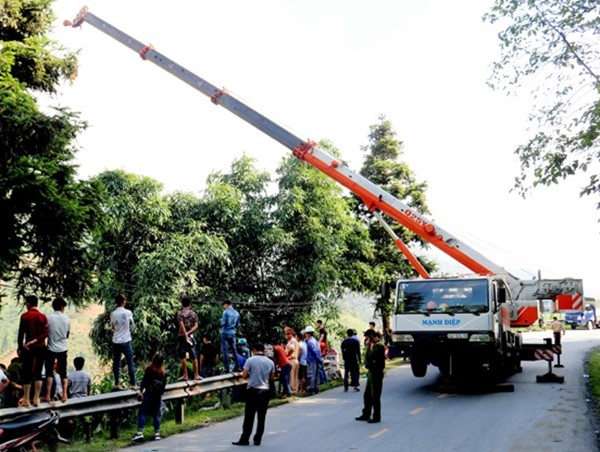 Danh tính 3 nạn nhân Hà Nội bị thương trong vụ ô tô 7 chỗ lao xuống vực sâu