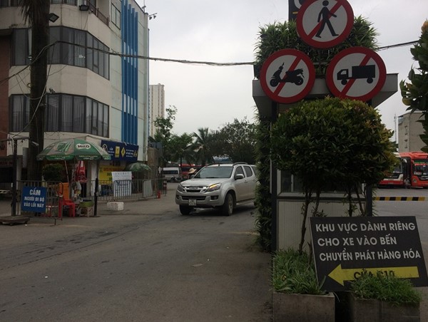 Tiếp vụ bất thường giá phí tại Bến xe Nước Ngầm: Ai bật đèn xanh cho doanh nghiệp xé rào?