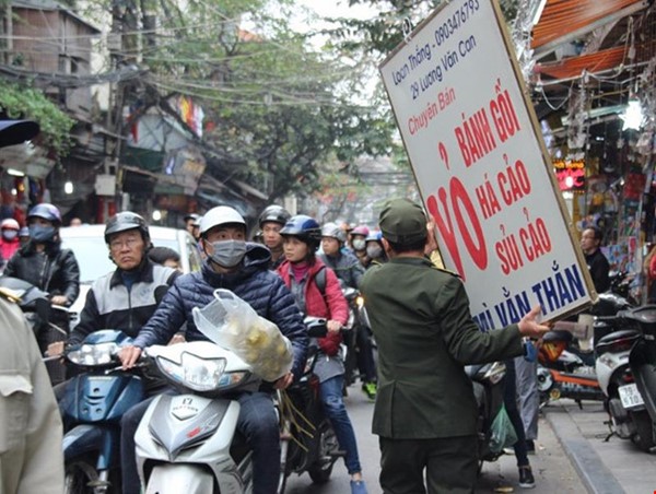 Gian nan giành lại vỉa hè cho người đi bộ: Câu chuyện lợi ích