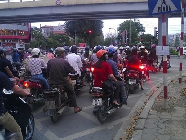 Tham gia giao thông kiểu “gian vặt”