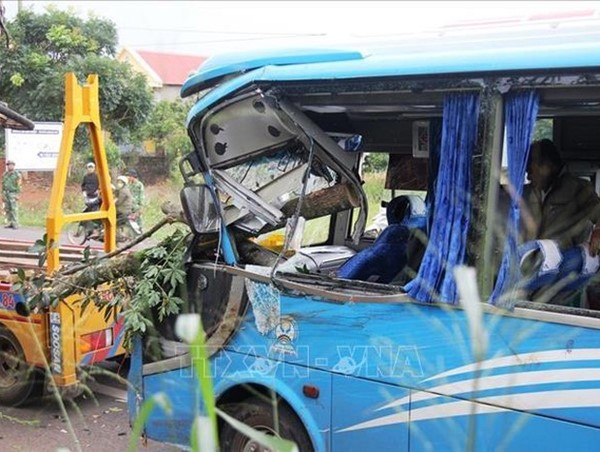 Mưa lớn hạn chế tầm nhìn, liên tiếp xảy ra tai nạn giao thông 