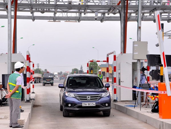 Chậm triển khai thu phí tự động không dừng: Rào cản lớn nhất là con người