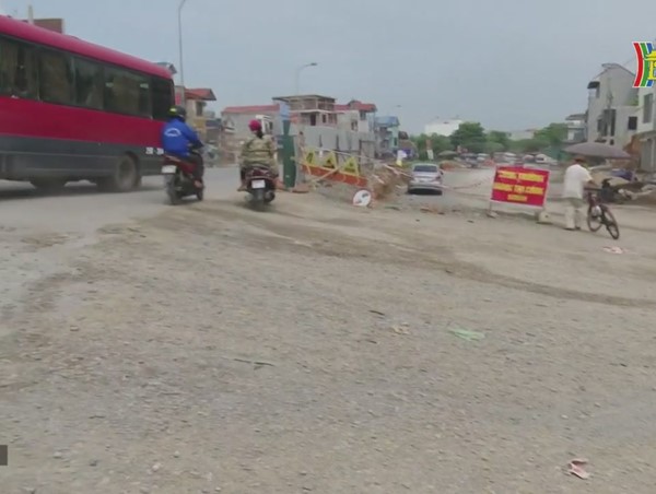 8 năm thi công không xong nổi một đoạn đường 2,3 km