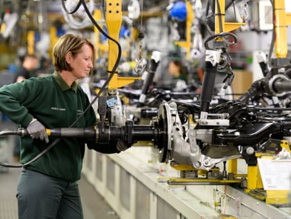 Jaguar Land Rover chuyển sang sản xuất xe điện do thua lỗ