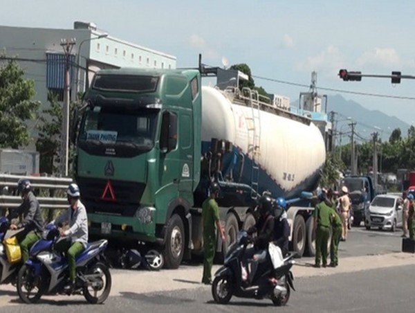 Nữ sinh viên tử vong sau va chạm với xe bồn