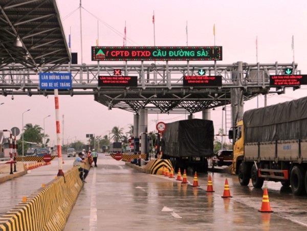 Bộ Giao thông lên tiếng về việc tạm dừng thu phí 4 dự án BOT