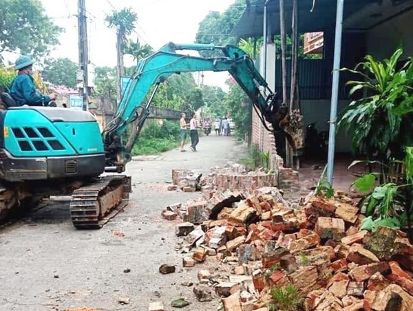 Đường sá khang trang vì dân chung sức