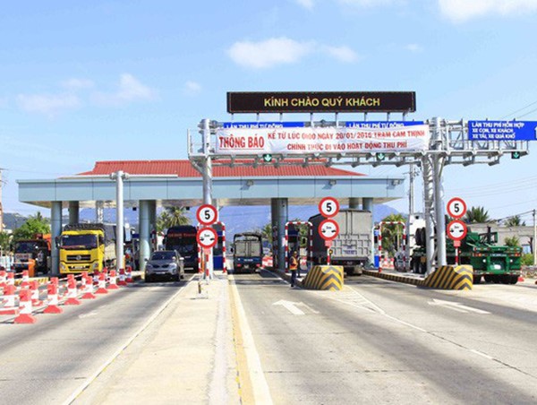 Tạm dừng thu phí 4 trạm BOT giao thông: Hậu quả của sự vội vàng