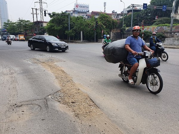 Quản lý dự án hạ tầng giao thông: Quận, huyện thờ ơ - đẩy khổ cho dân
