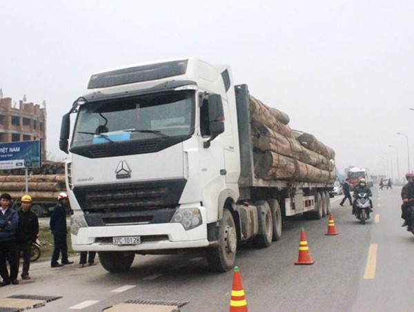 Mở đợt cao điểm tổng kiểm soát ô tô chở khách, xe container và xe máy