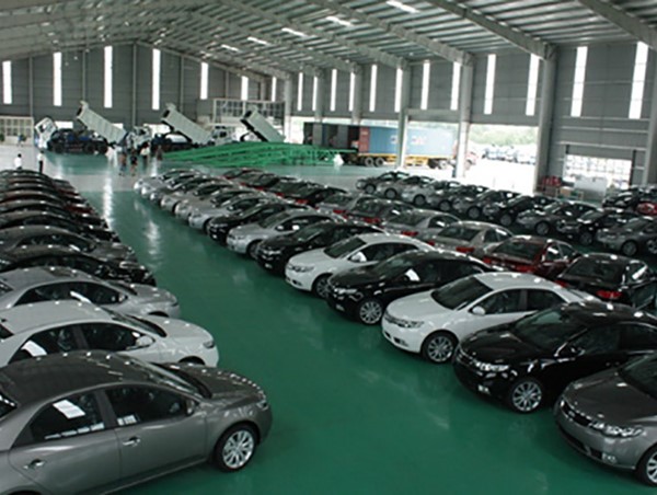 Lo “tháng cô hồn”, ô tô - xe máy ồ ạt giảm giá