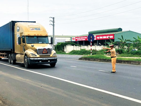 Kiểm tra lái xe, doanh nghiệp kinh doanh vận tải: Duy trì để tạo nền nếp