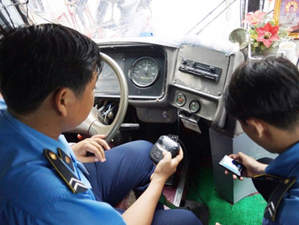 Lắp thiết bị giám sát hành trình: Sự lãng phí... vô lý