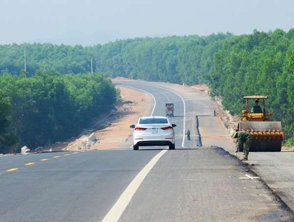 Bộ GTVT chỉ đạo khẩn tại dự án cao tốc La Sơn – Túy Loan