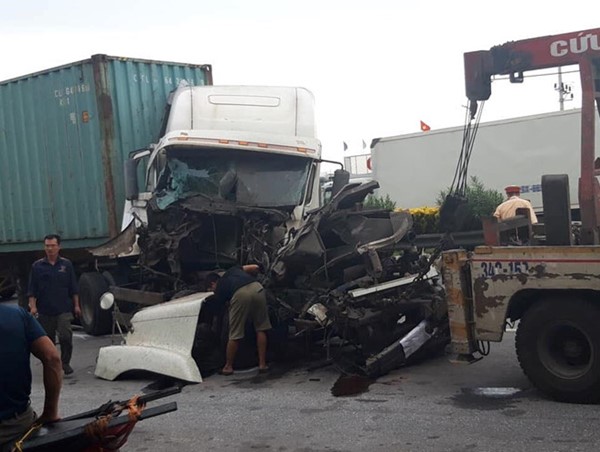 Tai nạn tiếp diễn trên Quốc lộ 5