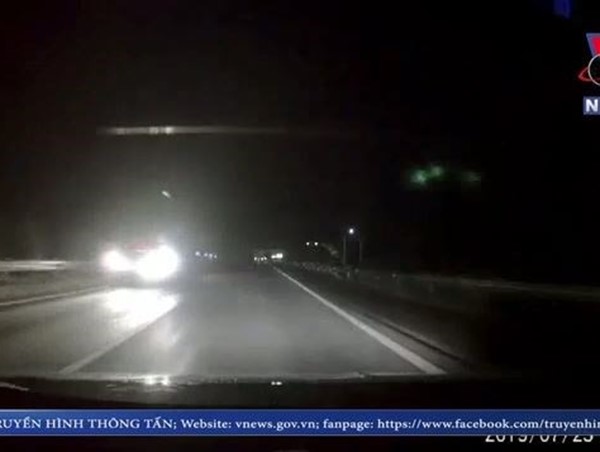 Container đi ngược chiều trên cao tốc Nội Bài - Lào Cai