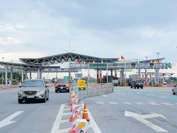 Triển khai thu phí tự động không dừng: Vì sao nhiều lần trễ hẹn?