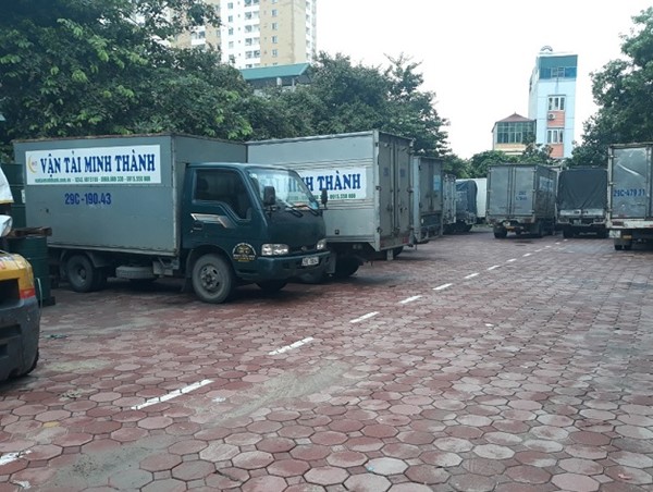 “Loạn” bãi xe tại khu đô thị Pháp Vân - Tứ Hiệp: Càng phạt càng phình to